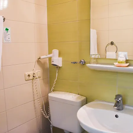 Parkhotel מלון זירנדורף
