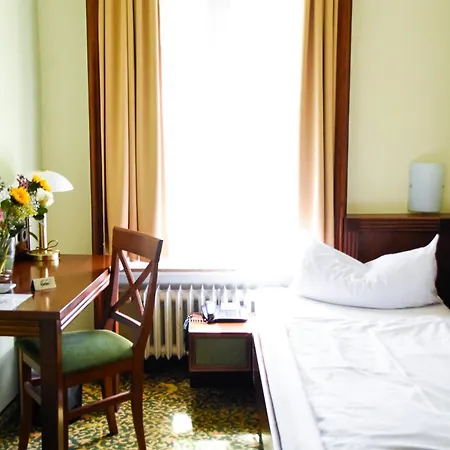 Parkhotel 3* זירנדורף