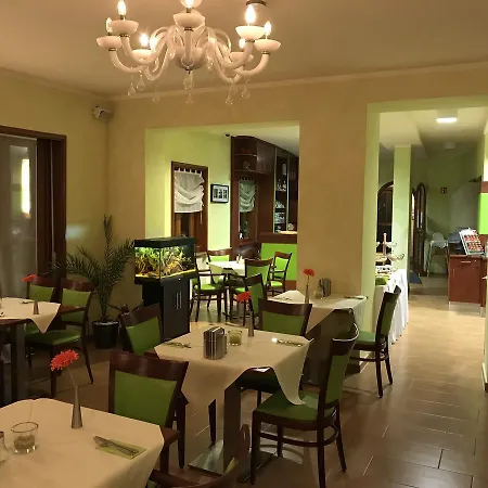 מלון Parkhotel 3*