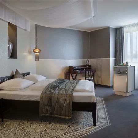 Parkhotel 3* זירנדורף