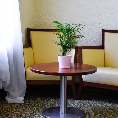 Parkhotel فندق زيمدورف